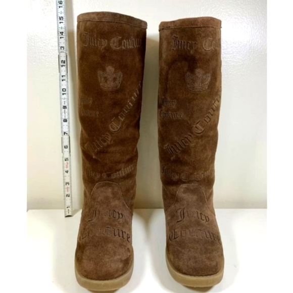 NWOB - Juicy Couture - Signature Chocolate Brown Suede Knee-high Boots. Size 8.5 - Picture 7 of 12